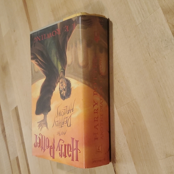 Rowling, J. K.HARRY POTTER AND THE DEATHLY HALLOWS Hard Covers 2007 - Picture 4 of 6